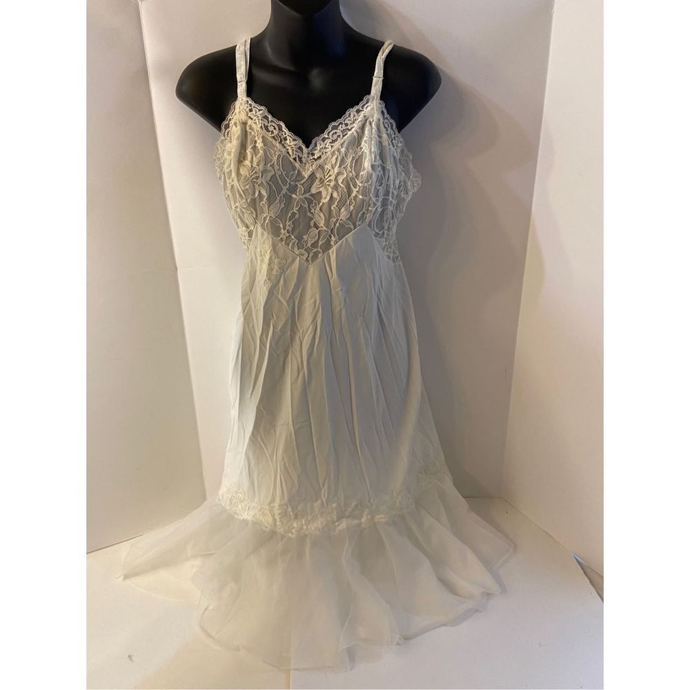 Vanity fair white slip gown lace tricot nylon USA mermaid flare hem 34 Vintage C